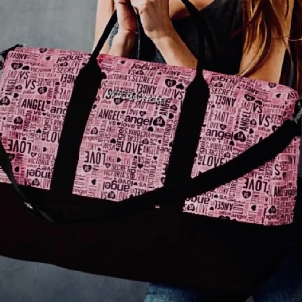Victoria’s Secret Pink & Black Script Duffle Bag NWOT